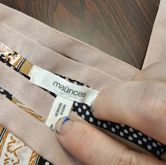 Maurices Top Size M - Picture 3 of 4